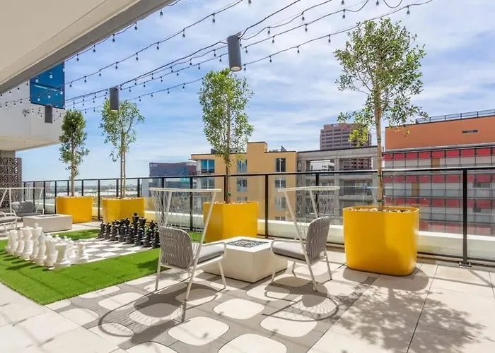 Apartment Boulevard Modern Highrise Stu Sky Pool Parking Gym 03 Phoenix
